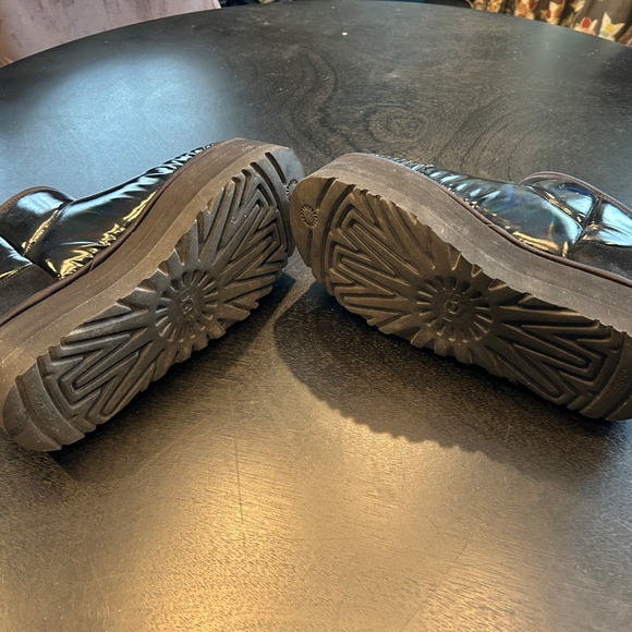 UGG ULTRA MINI PLATFORM HI SHINE BLACK BOOTS - Picture 4 of 4